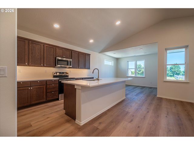 761 SPYGLASS Dr, Bandon, OR 97411