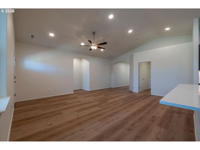 761 SPYGLASS Dr, Bandon, OR 97411