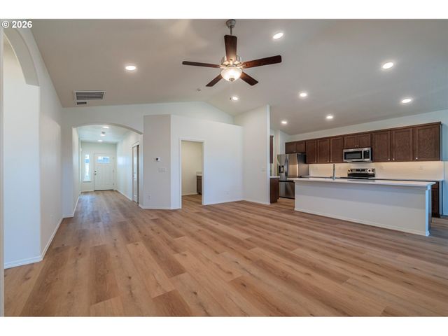 761 SPYGLASS Dr, Bandon, OR 97411