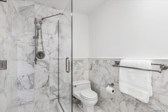 22 Potters Lane, New Rochelle, NY 10805