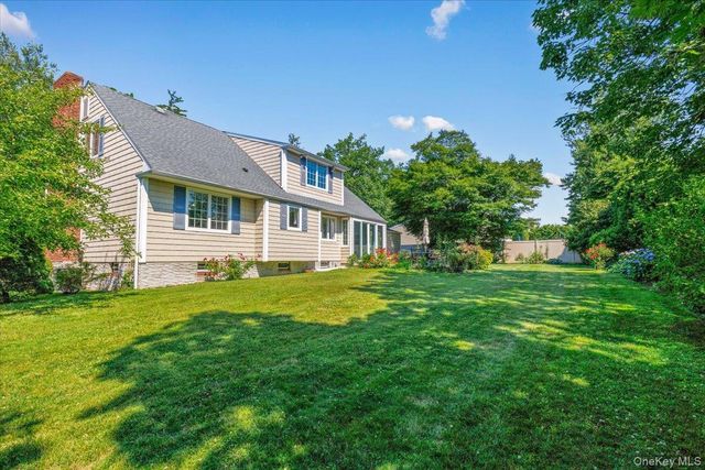 22 Potters Lane, New Rochelle, NY 10805