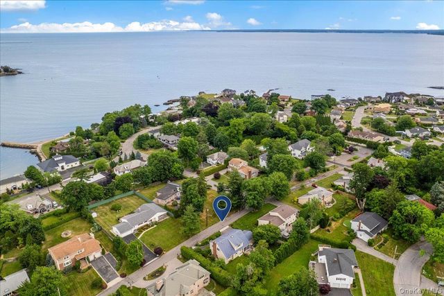 22 Potters Lane, New Rochelle, NY 10805