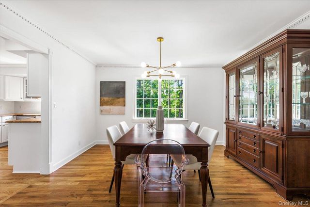 22 Potters Lane, New Rochelle, NY 10805