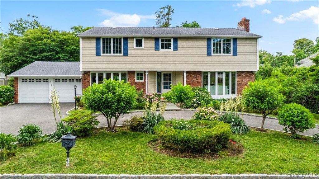 22 Potters Lane, New Rochelle, NY 10805