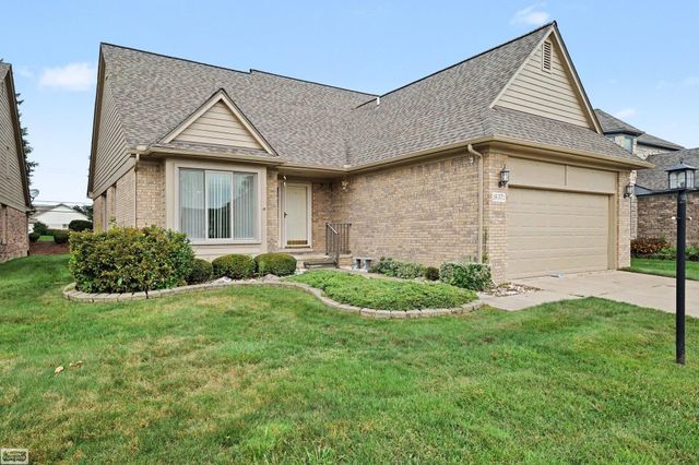 16371 Paint Creek Circle, Macomb Twp, MI 48042
