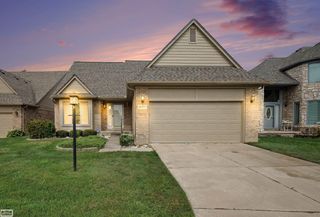 16371 Paint Creek Circle, Macomb Twp, MI 48042