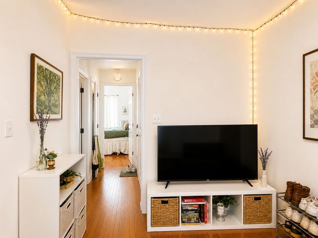 677.5 W Wrightwood Avenue 1S, Chicago, IL 60614