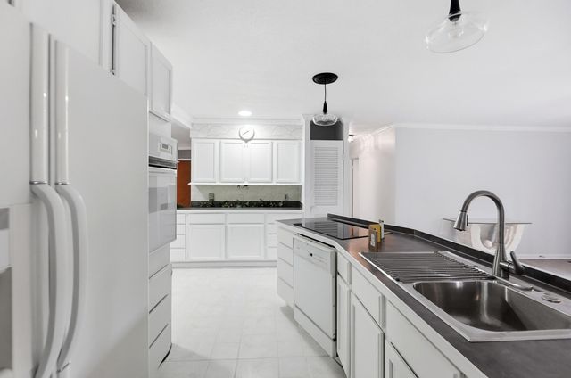 554 Brookside Drive, Columbus, OH 43209