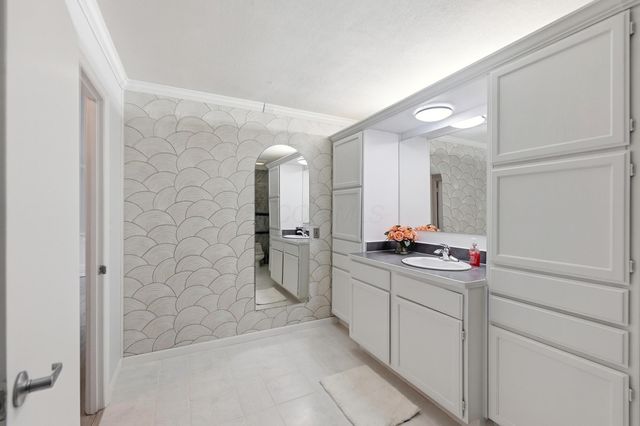 554 Brookside Drive, Columbus, OH 43209
