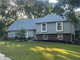 9831 Carter Drive, Overland Park, KS 66212