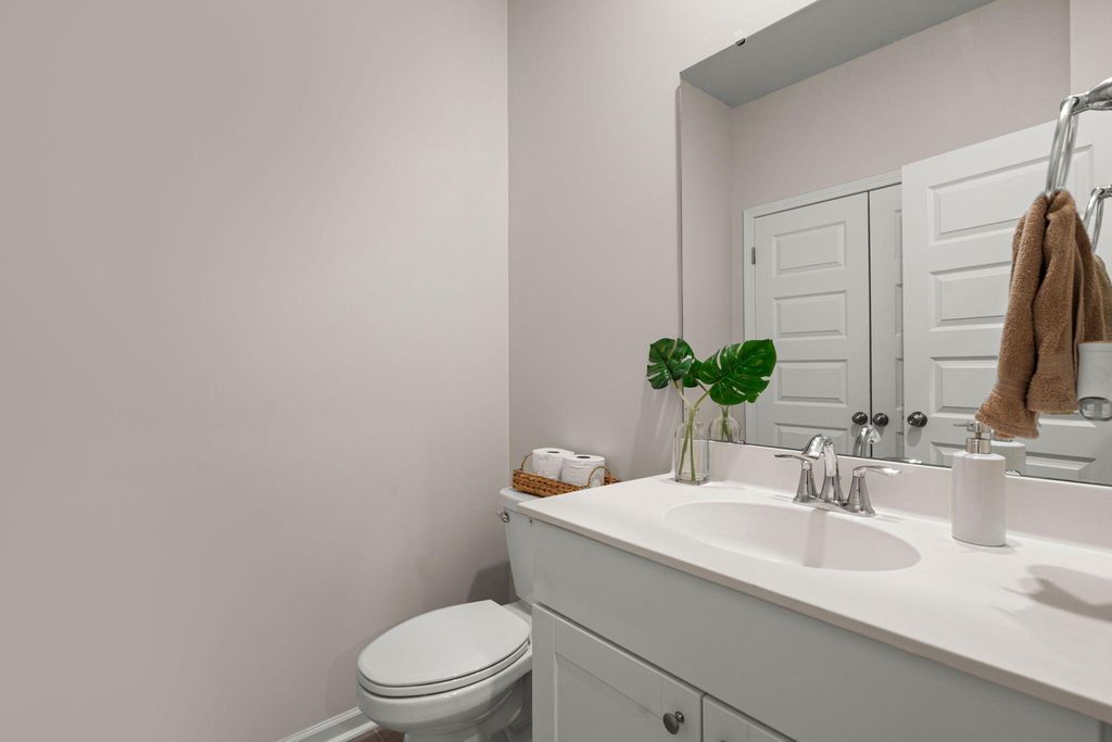 Image 23 of property listing at 1111 Fitzgerald Court, Summerville, SC 29485