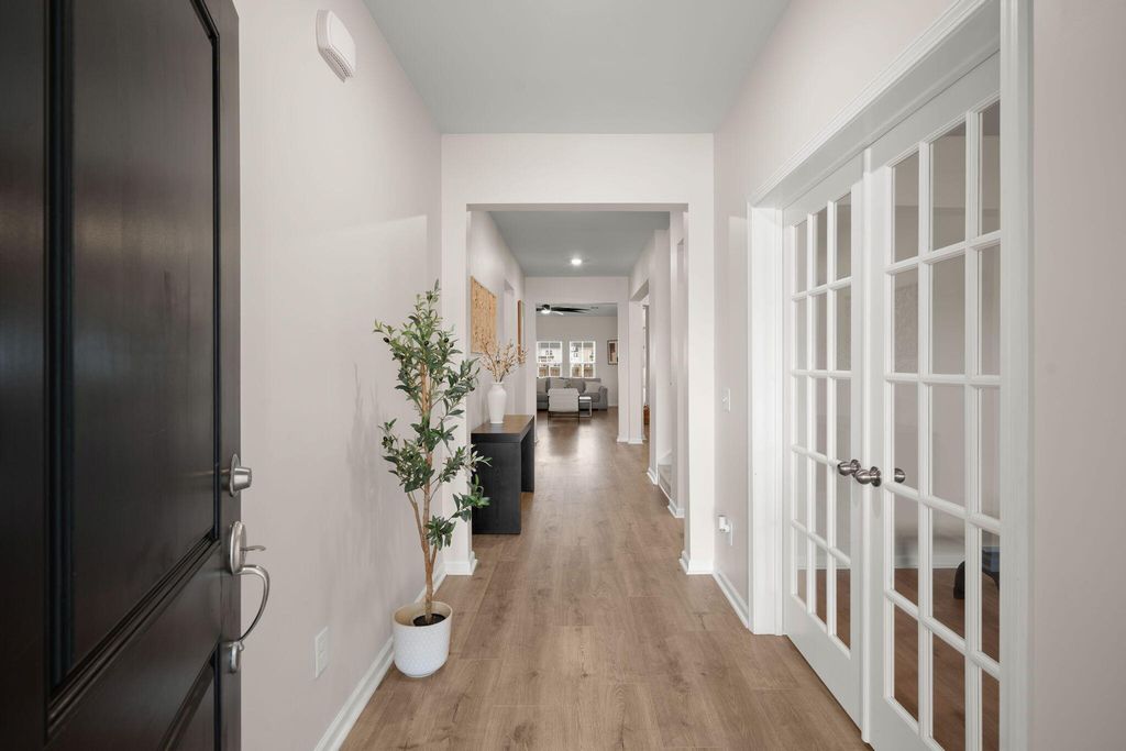 Image 3 of property listing at 1111 Fitzgerald Court, Summerville, SC 29485