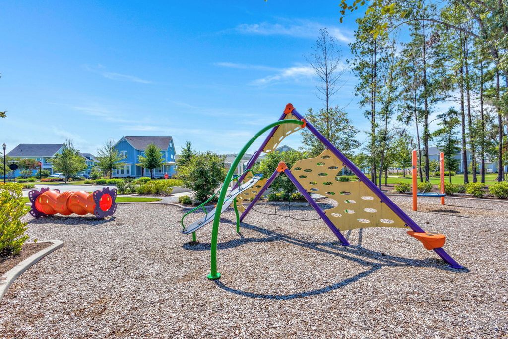 Image 44 of property listing at 1111 Fitzgerald Court, Summerville, SC 29485