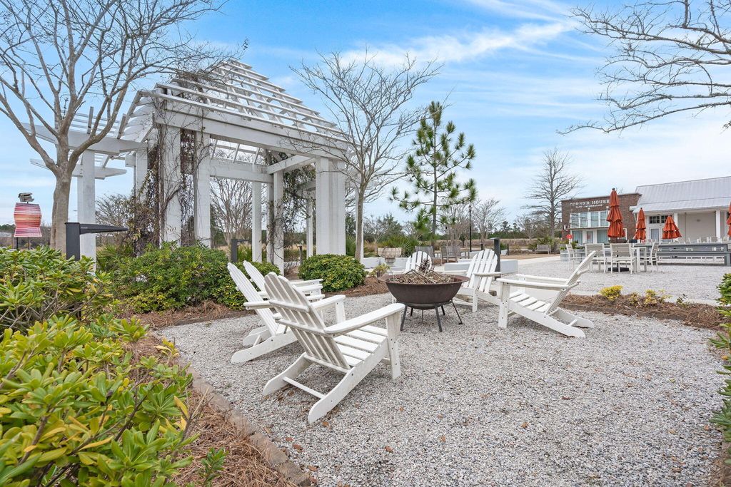 Image 52 of property listing at 1111 Fitzgerald Court, Summerville, SC 29485