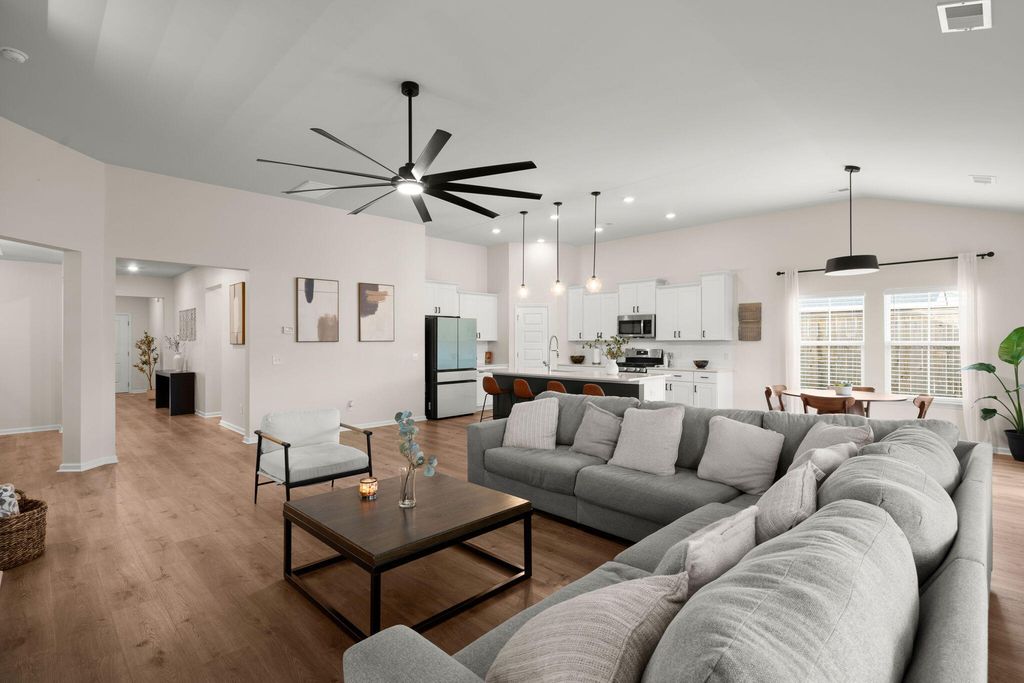 Image 7 of property listing at 1111 Fitzgerald Court, Summerville, SC 29485