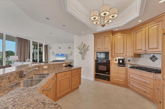 1300 BENJAMIN FRANKLIN DRIVE 304, Sarasota, FL 34236