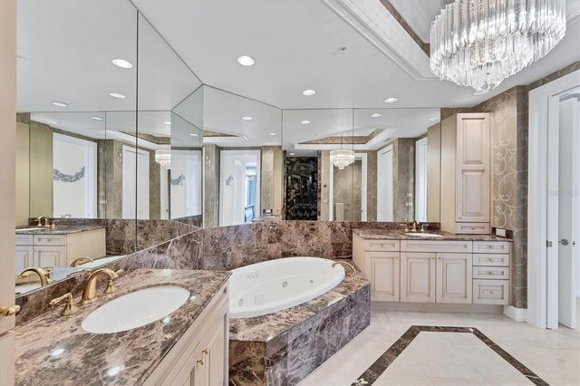 1300 BENJAMIN FRANKLIN DRIVE 304, Sarasota, FL 34236