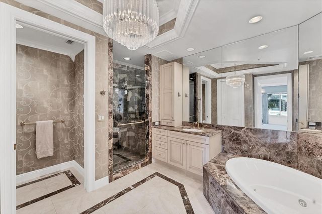 1300 BENJAMIN FRANKLIN DRIVE 304, Sarasota, FL 34236