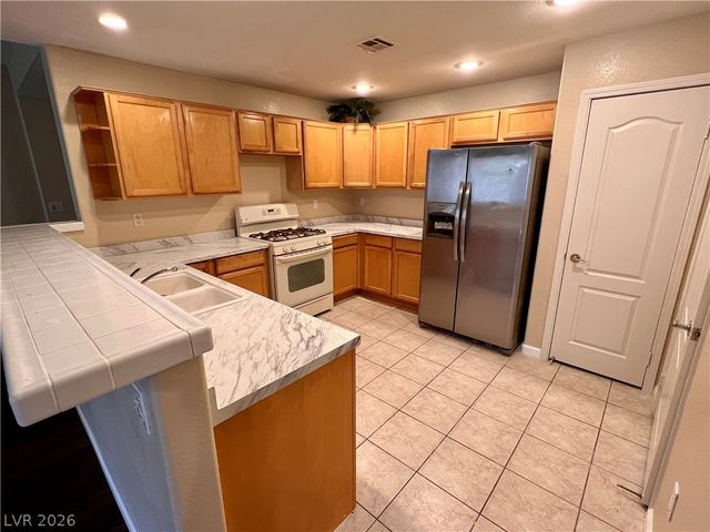 2325 Windmill Parkway 1813, Henderson, NV 89074
