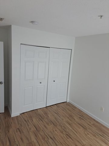 4 Marc Dr 4B6, Plymouth, MA 02360