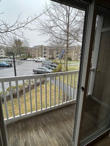 4 Marc Dr 4B6, Plymouth, MA 02360