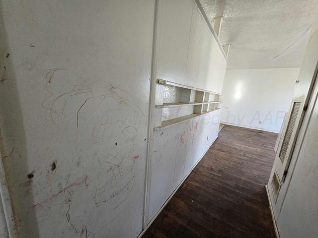 508 S Collins Avenue, Tulia, TX 79088