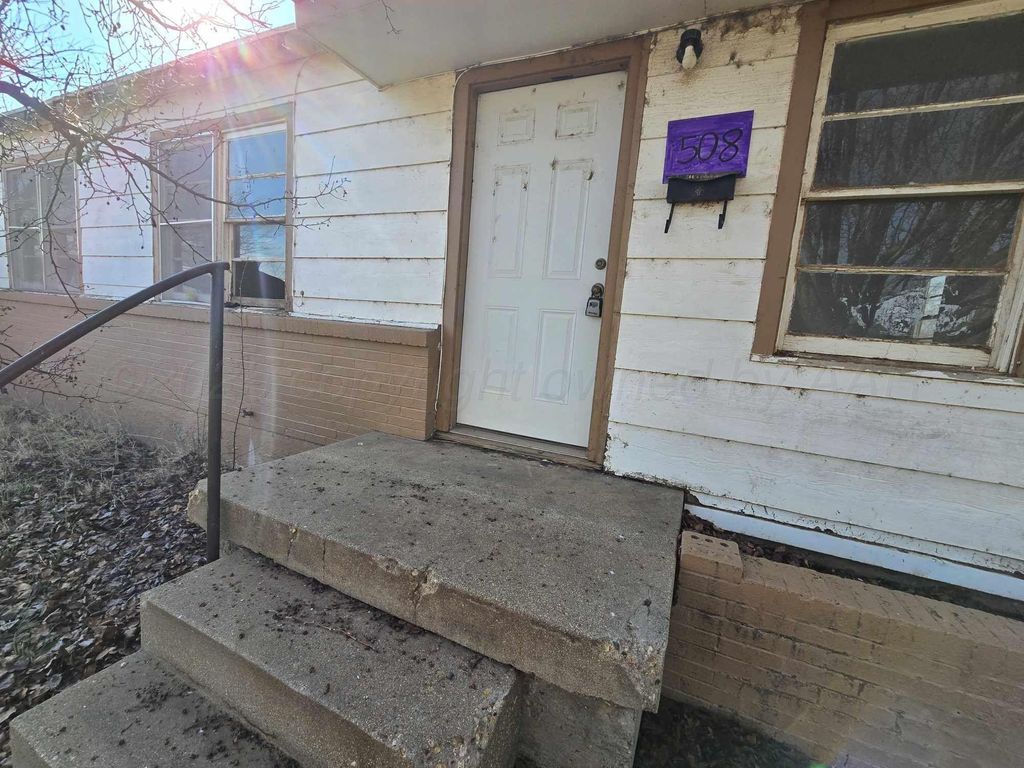 508 S Collins Avenue, Tulia, TX 79088