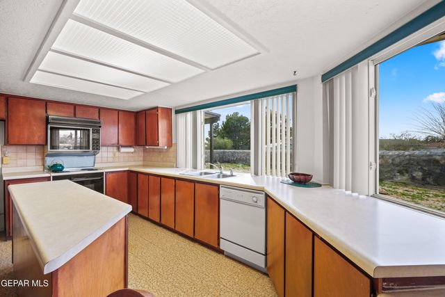 1417 MONTE NEGRO Drive, El Paso, TX 79935