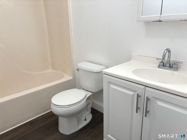 19 Somers Street B8, Danbury, CT 06810