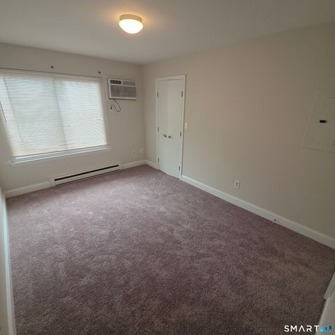 19 Somers Street B8, Danbury, CT 06810