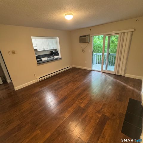 19 Somers Street B8, Danbury, CT 06810