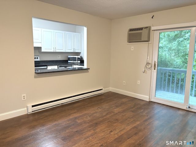 19 Somers Street B8, Danbury, CT 06810