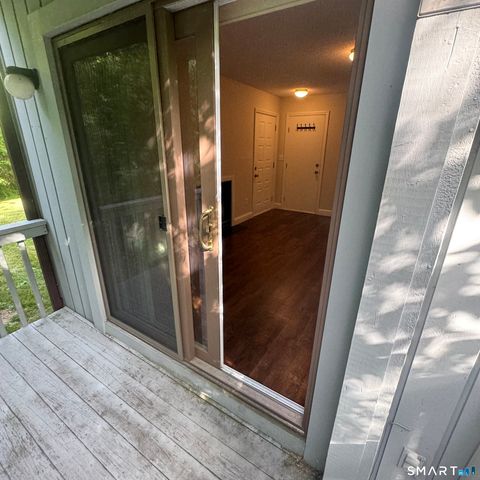19 Somers Street B8, Danbury, CT 06810