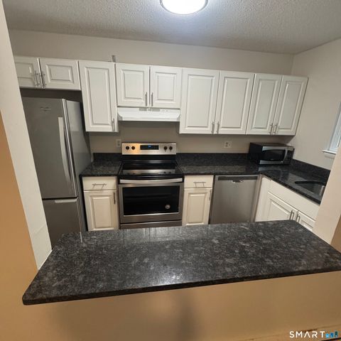 19 Somers Street B8, Danbury, CT 06810