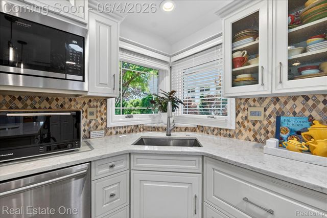 810 Harmon Avenue, Birmingham, MI 48009