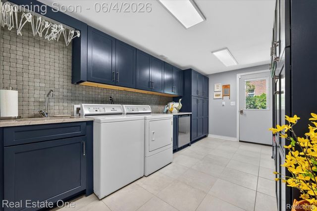 810 Harmon Avenue, Birmingham, MI 48009