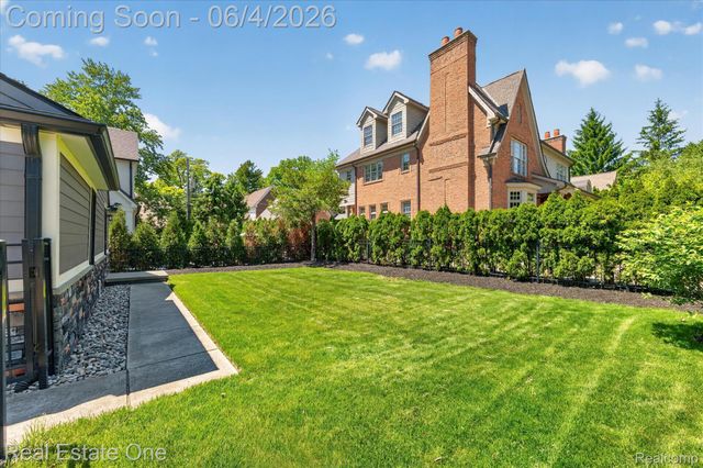 810 Harmon Avenue, Birmingham, MI 48009