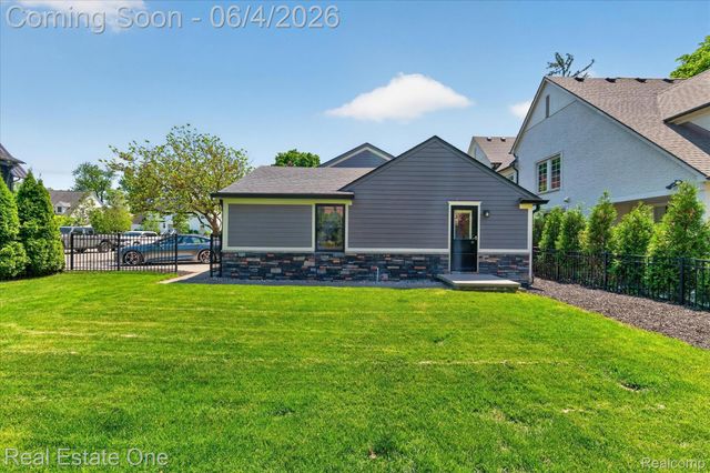 810 Harmon Avenue, Birmingham, MI 48009