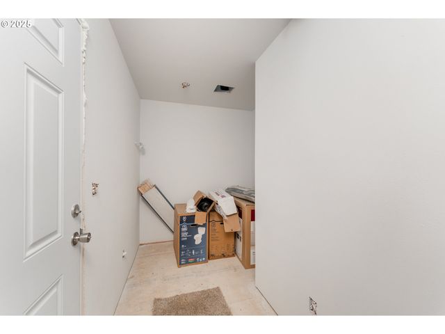 248 Se PITZER St, Roseburg, OR 97470