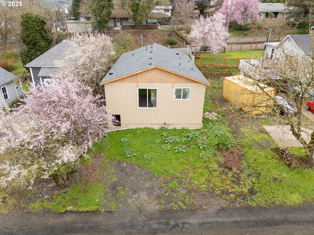 248 Se PITZER St, Roseburg, OR 97470