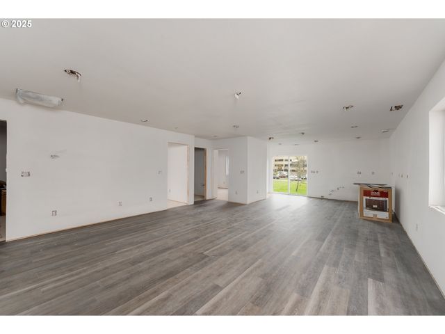 248 Se PITZER St, Roseburg, OR 97470