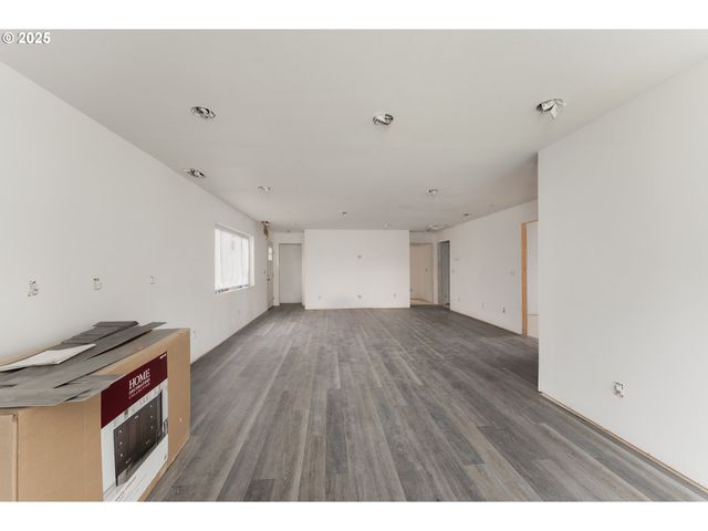 248 Se PITZER St, Roseburg, OR 97470