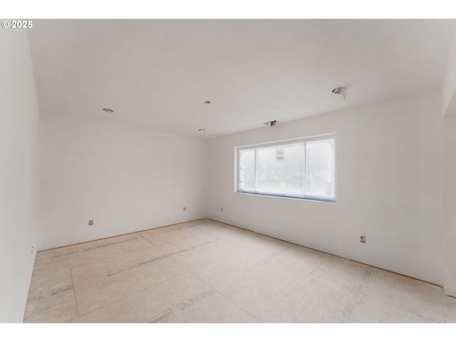 248 Se PITZER St, Roseburg, OR 97470