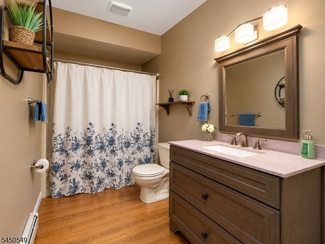 33 Harrison Rd, Pequannock Twp., NJ 07444