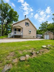 33 Harrison Rd, Pequannock Twp., NJ 07444