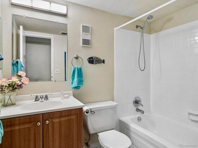 14434 E Colorado Dr 101, Aurora, CO 80012