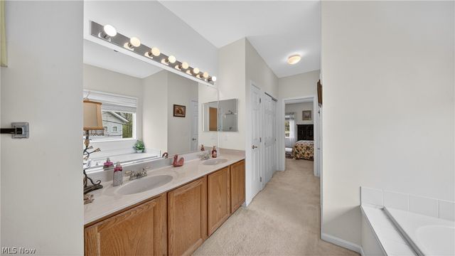 10500 W Ravine View Court, North Royalton, OH 44133