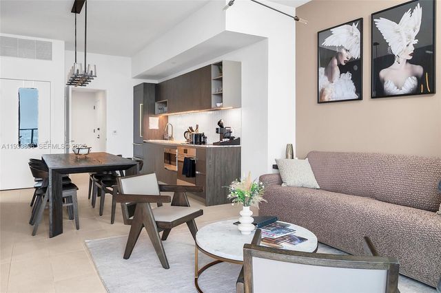 159 NE 6th St 5016, Miami, FL 33132