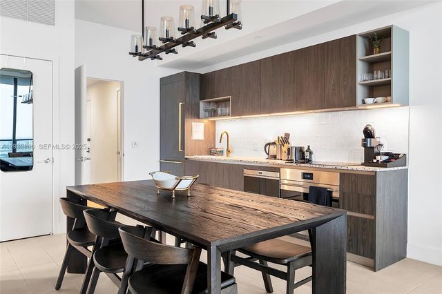 159 NE 6th St 5016, Miami, FL 33132