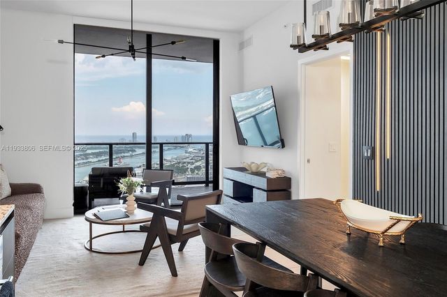 159 NE 6th St 5016, Miami, FL 33132